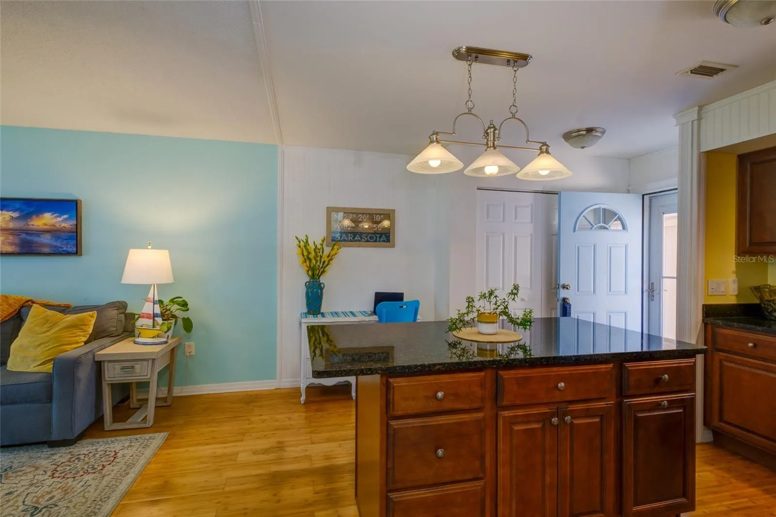 5055 LIVE OAK CIR