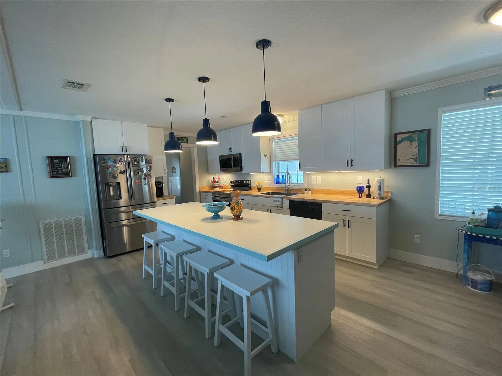 269 CAMELOT DR