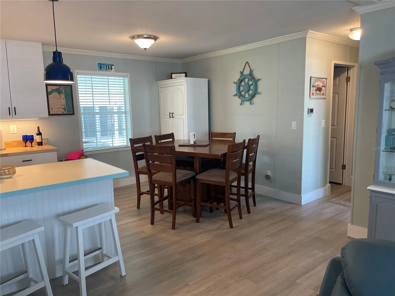 269 CAMELOT DR