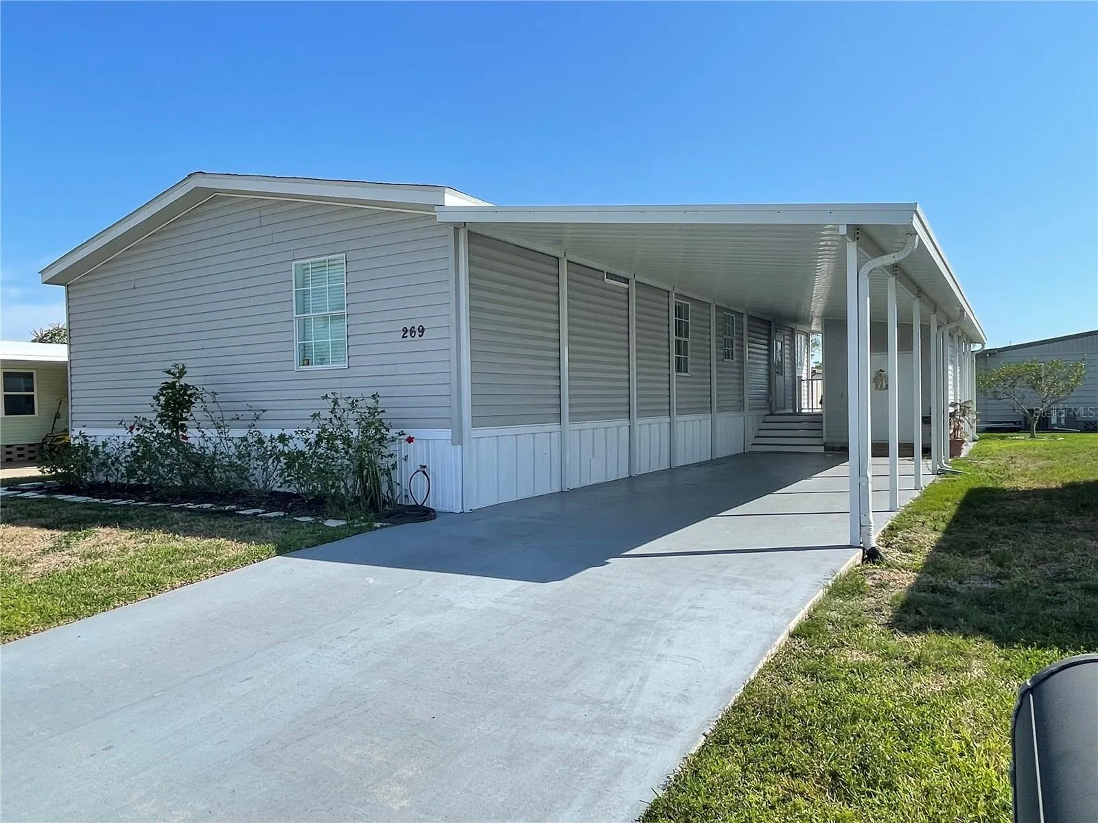269 CAMELOT DR