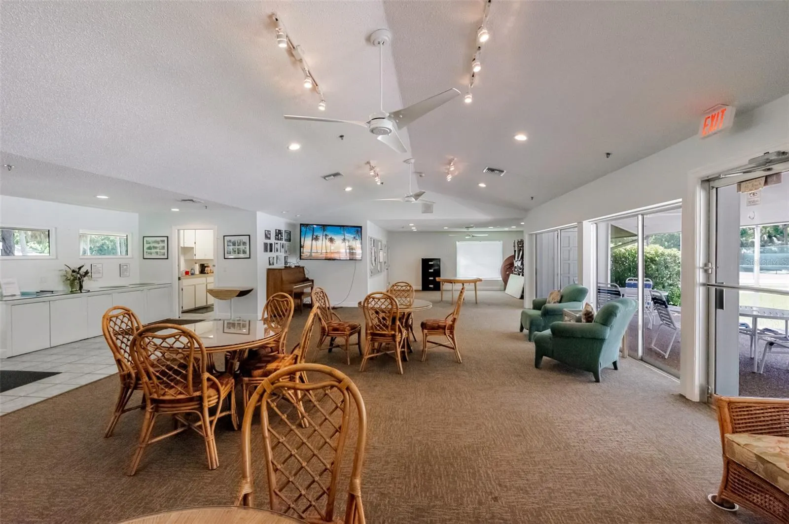 4846 VILLAGE GARDENS DR
