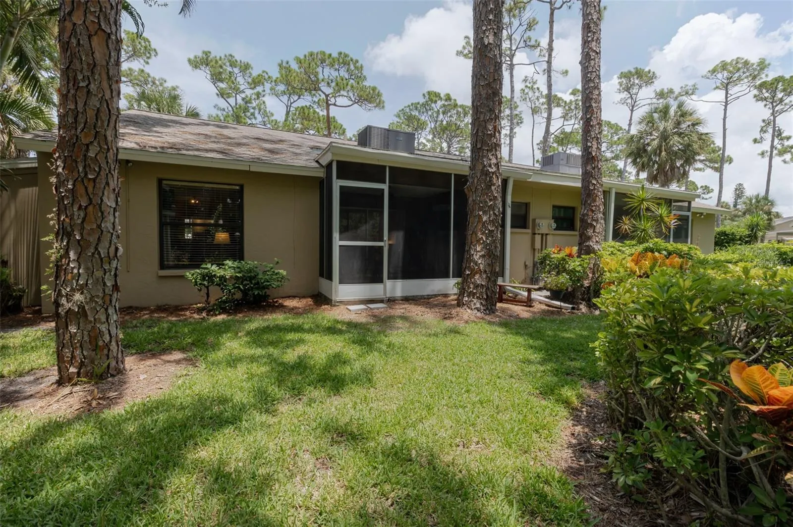 4846 VILLAGE GARDENS DR