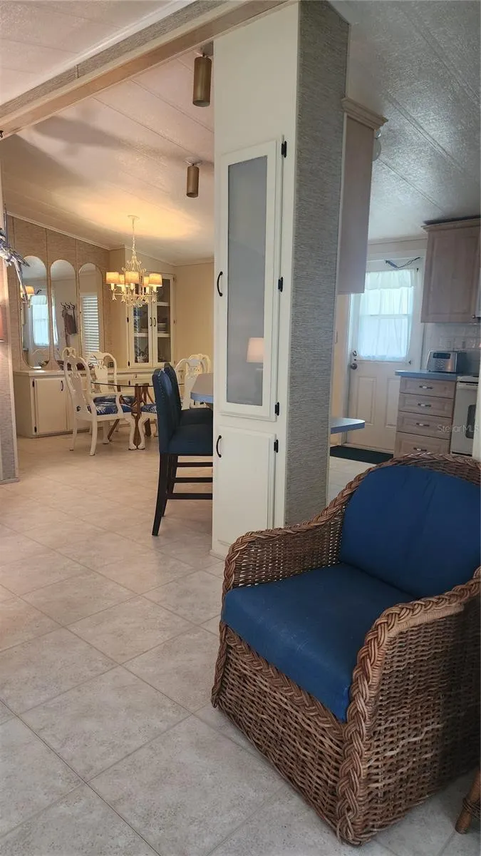 10 S BOTANY BAY CIR