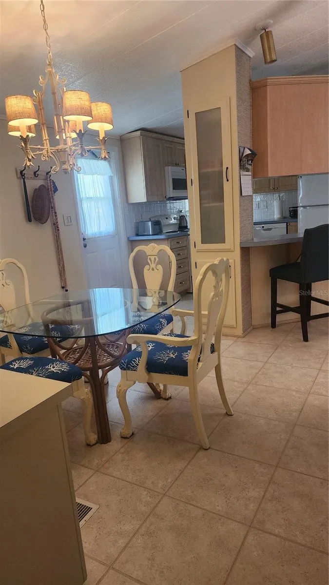 10 S BOTANY BAY CIR