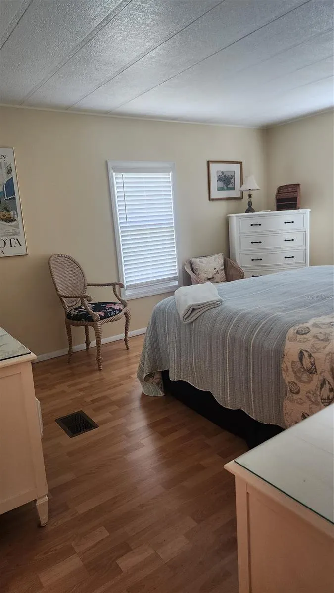 10 S BOTANY BAY CIR