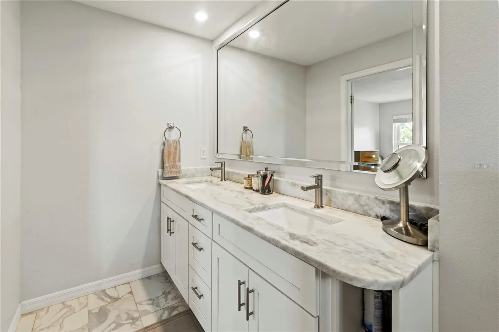 107 COROT DR