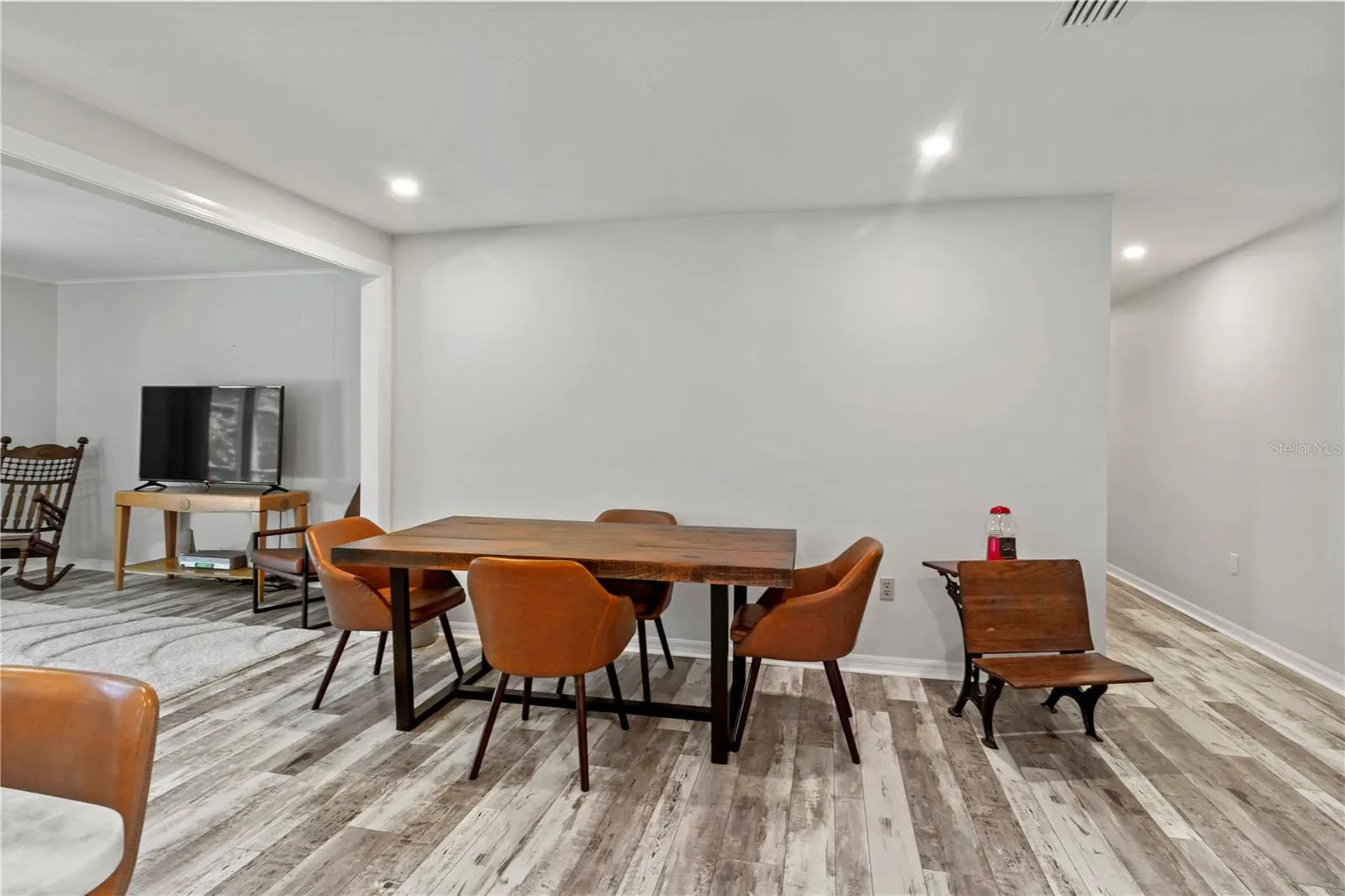107 COROT DR