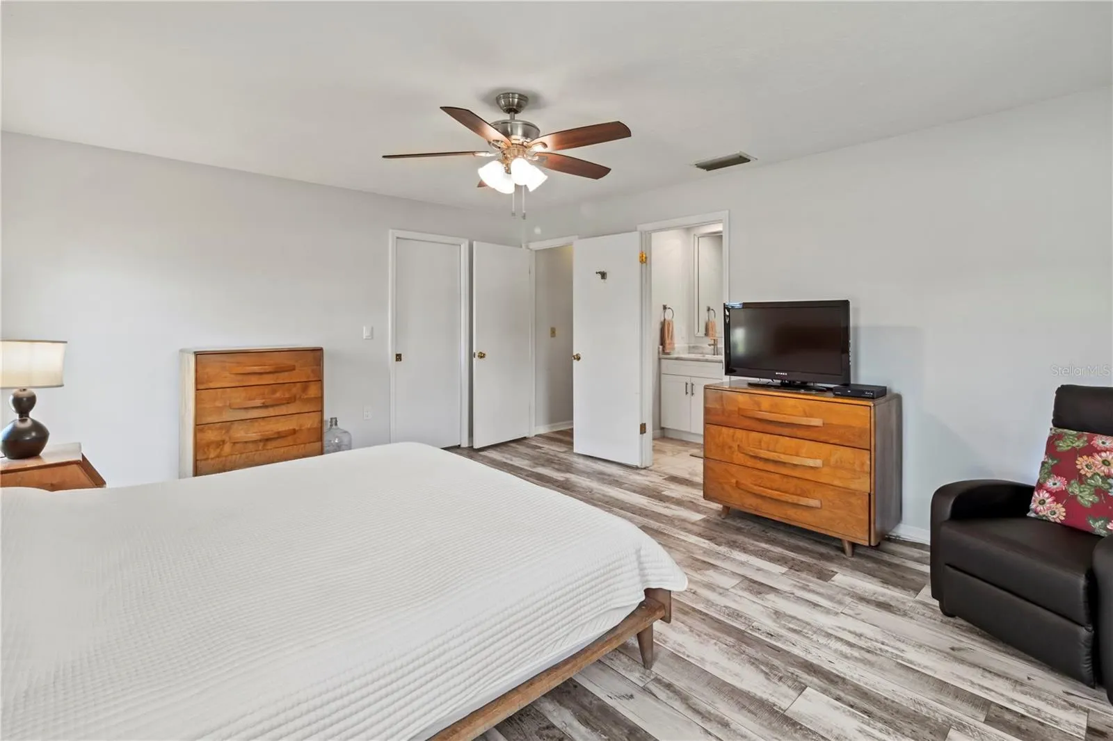 107 COROT DR