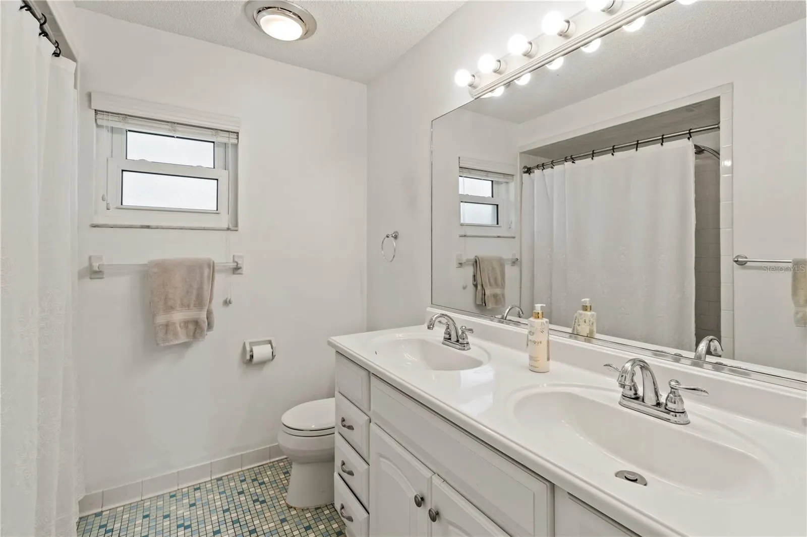 107 COROT DR