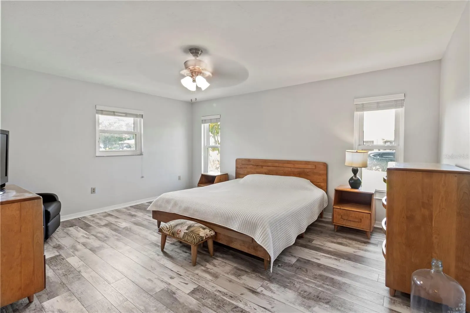 107 COROT DR