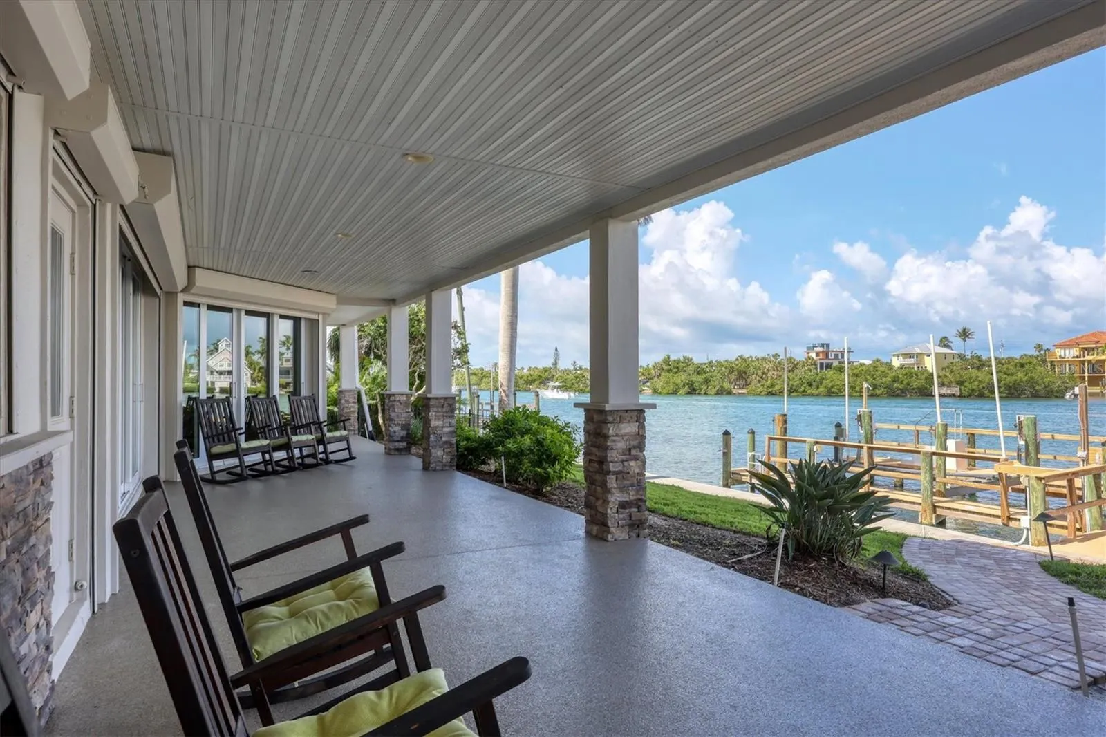 559 BOB HOPE DR