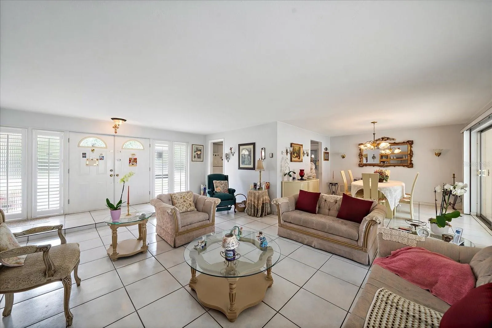 2733 BOTANY AVE