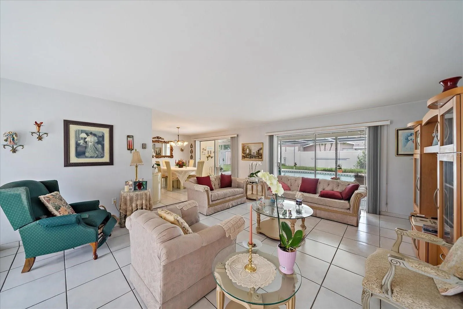 2733 BOTANY AVE