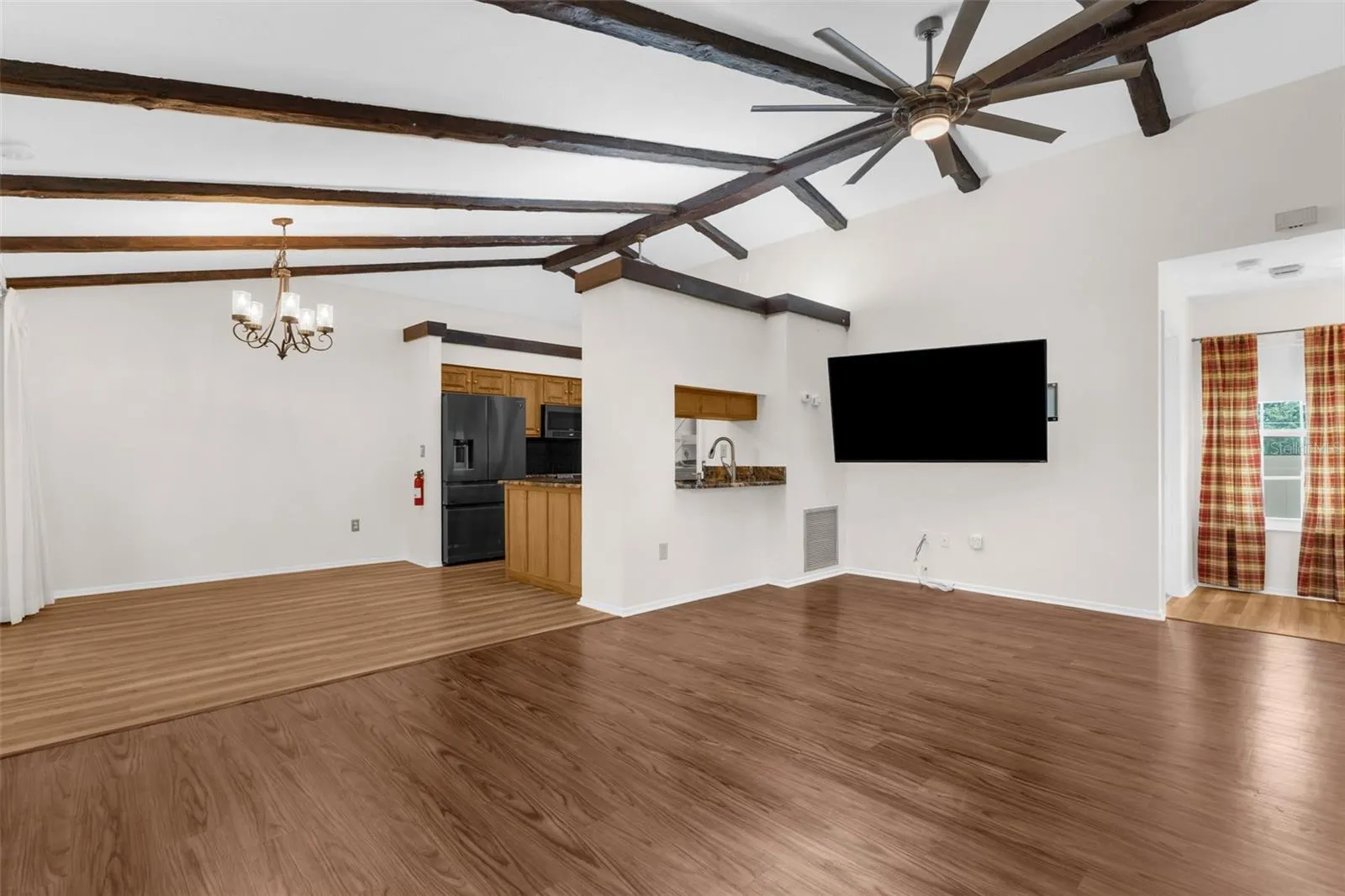 5948 MASHIE CIR