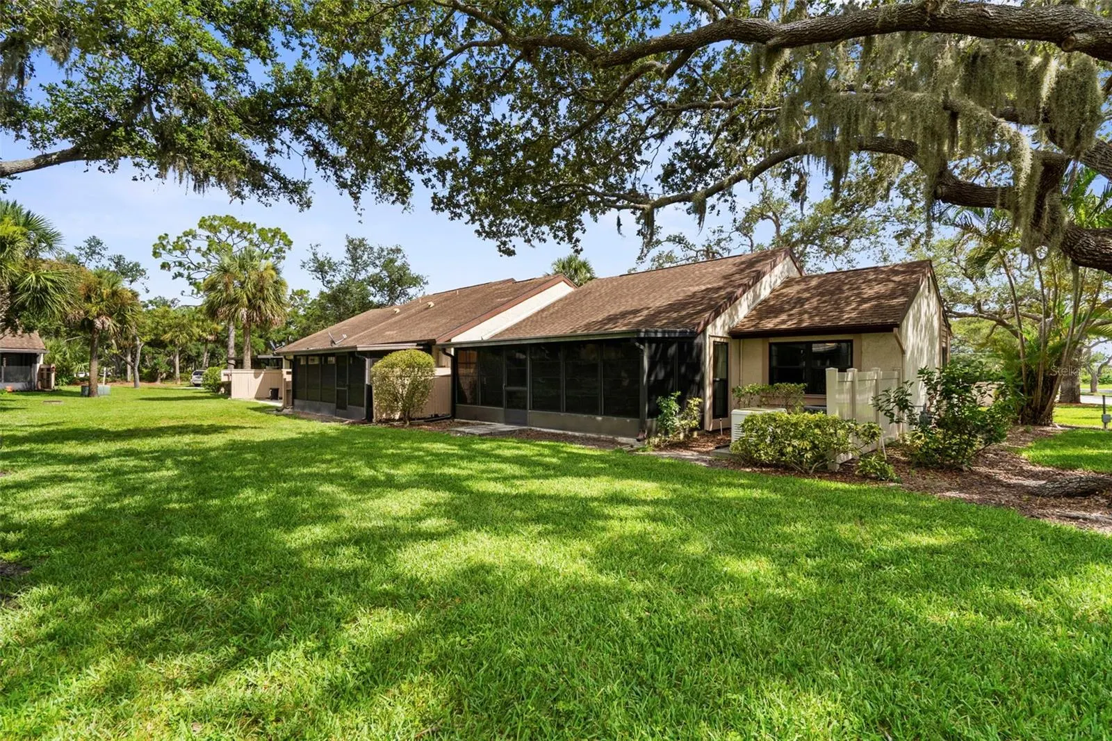 5948 MASHIE CIR