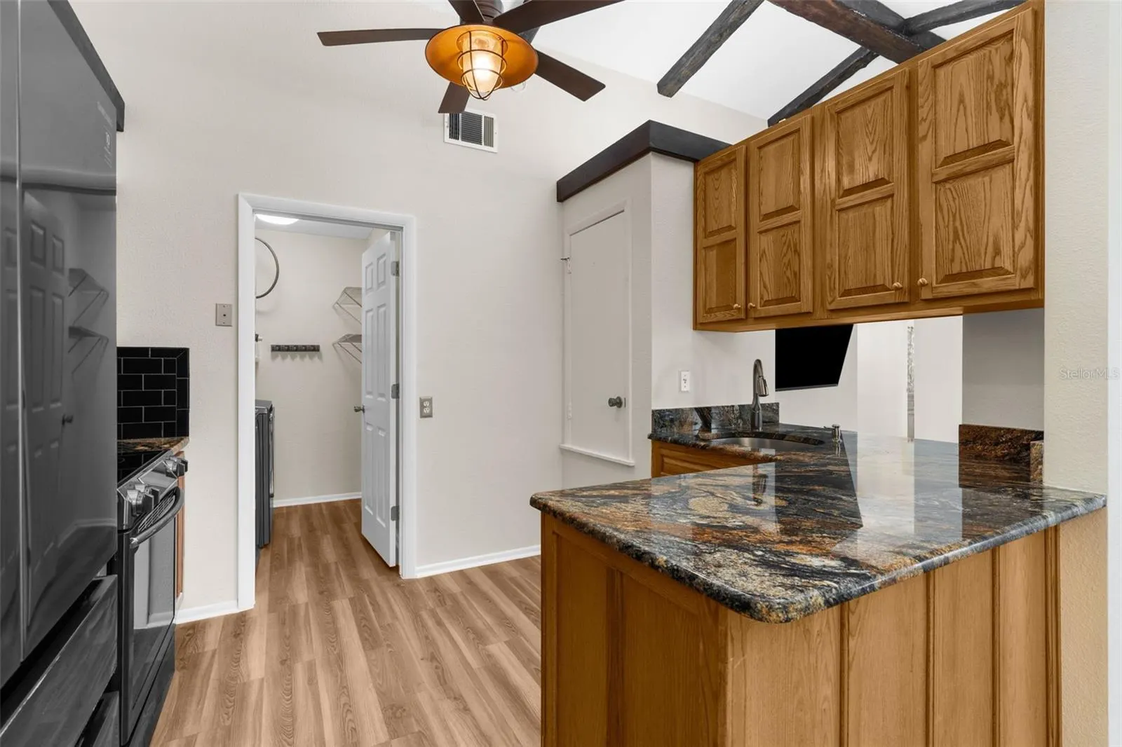 5948 MASHIE CIR