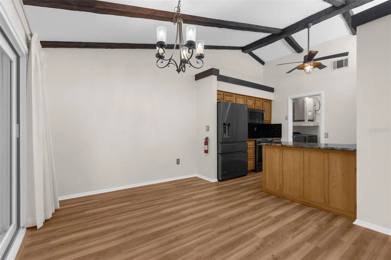 5948 MASHIE CIR