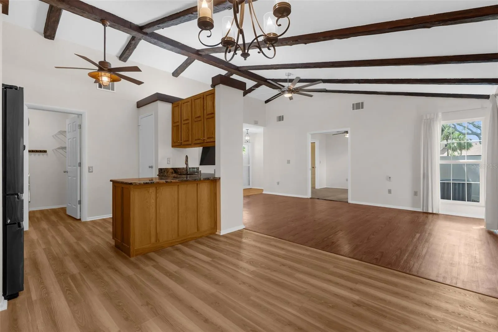 5948 MASHIE CIR