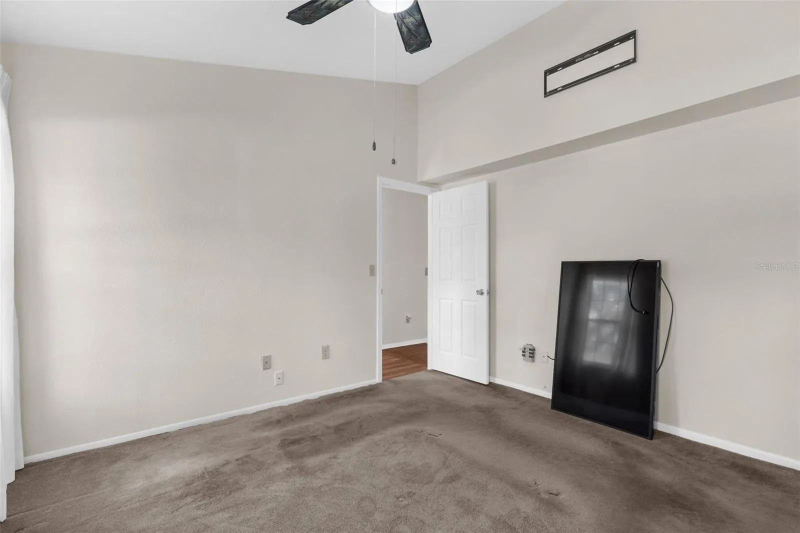 5948 MASHIE CIR