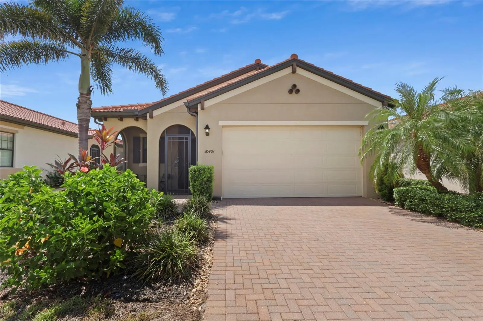 10401 CROOKED CREEK DR