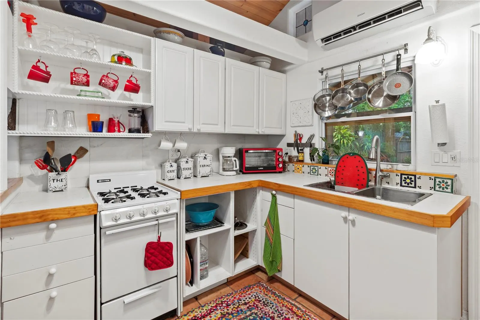 1108 COLLETON DR