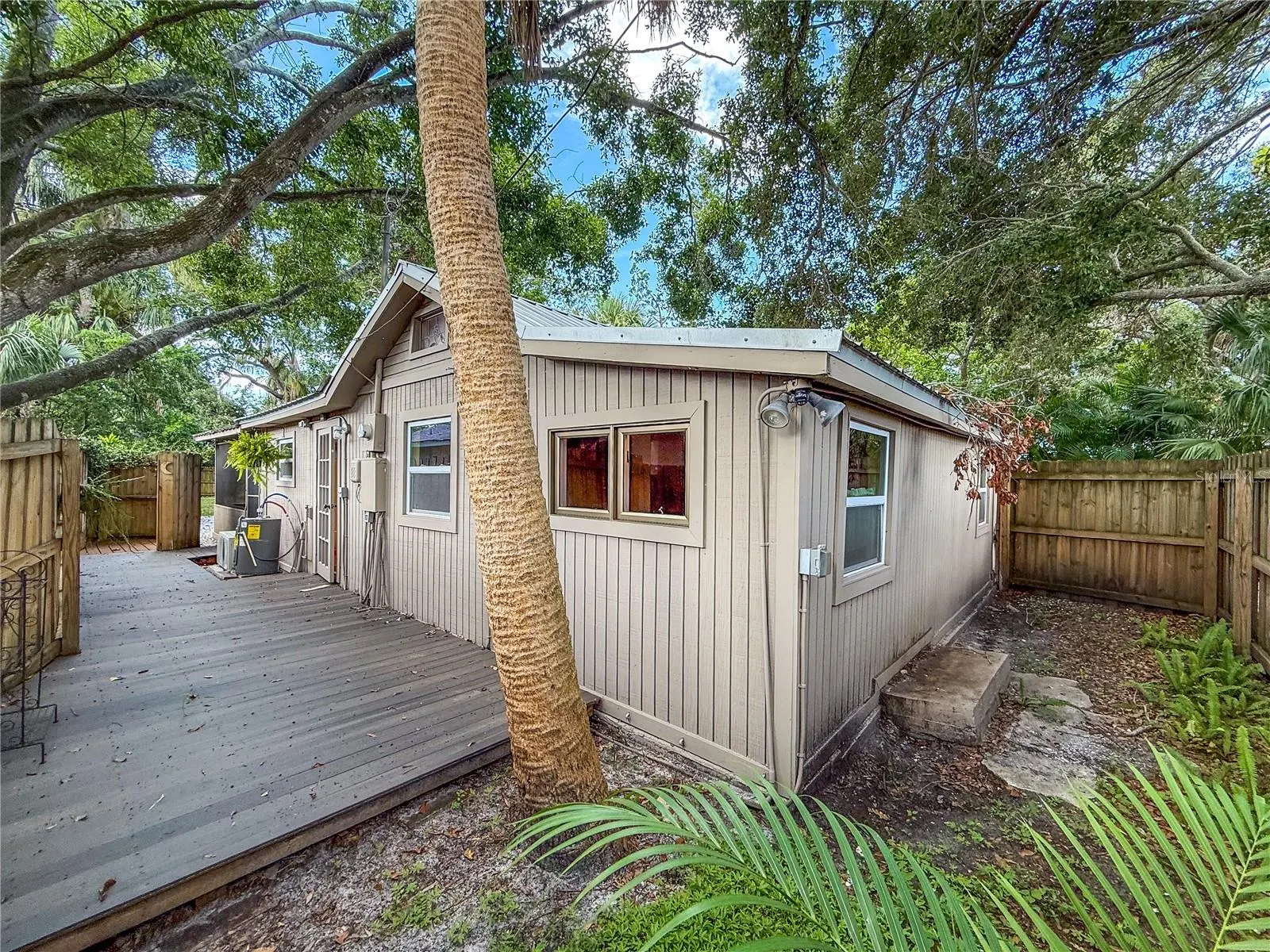 1108 COLLETON DR