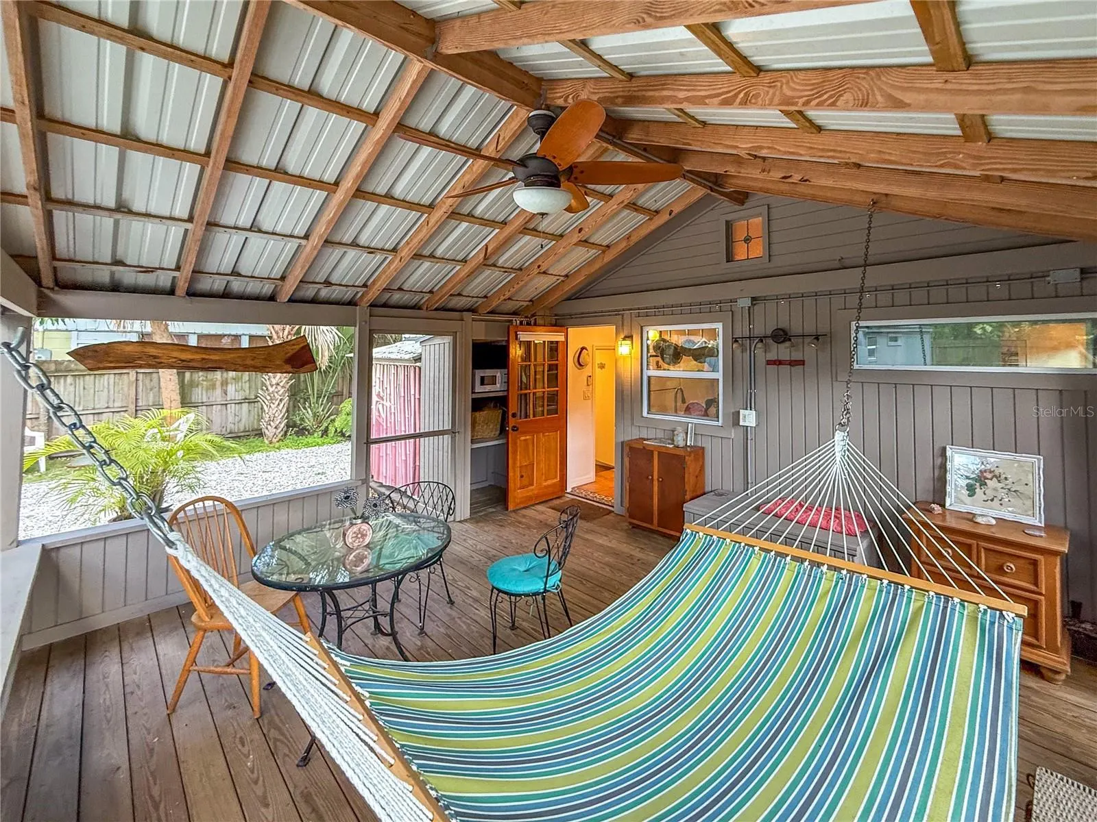 1108 COLLETON DR