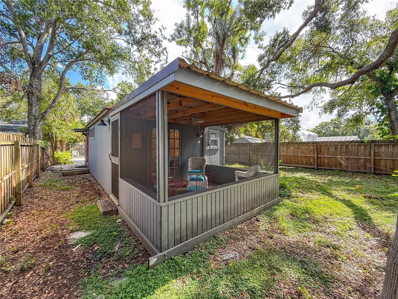 1108 COLLETON DR