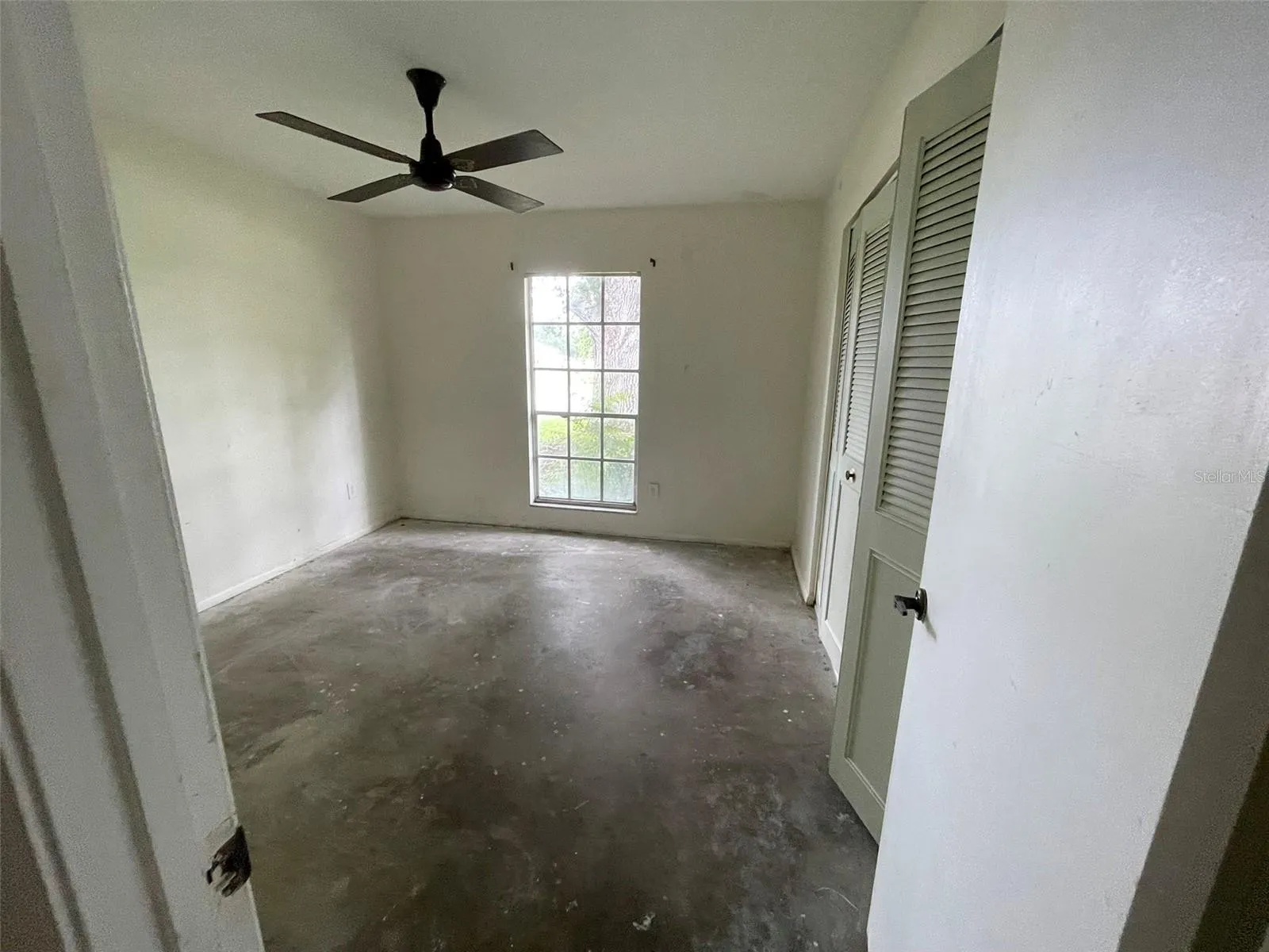 4030 SCHOOL CIR