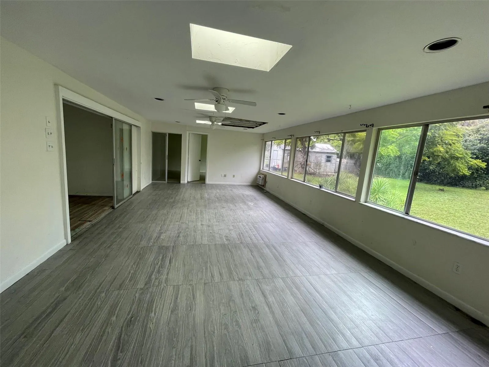 4030 SCHOOL CIR