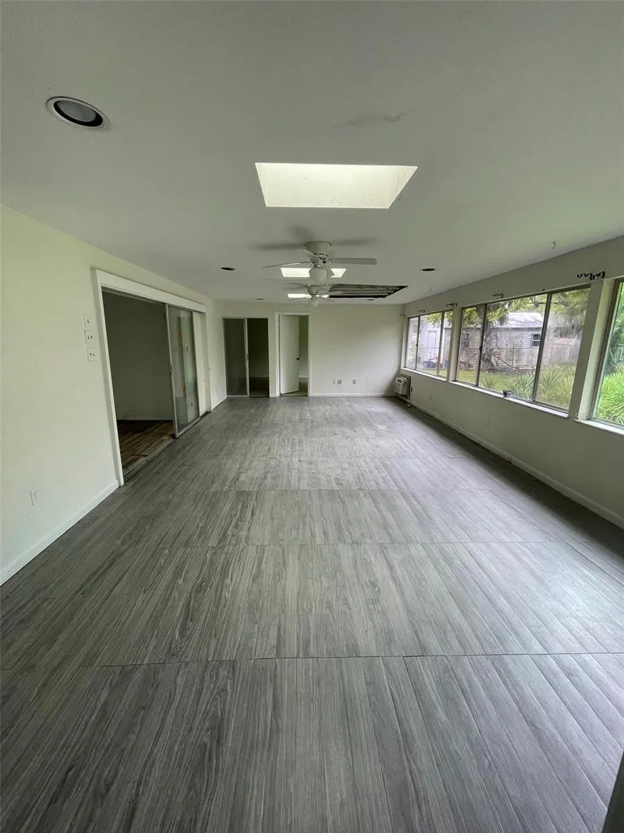 4030 SCHOOL CIR