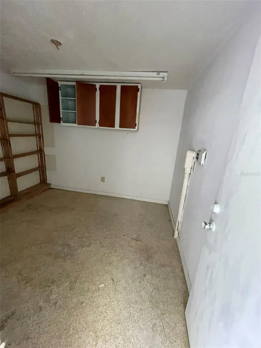 4030 SCHOOL CIR