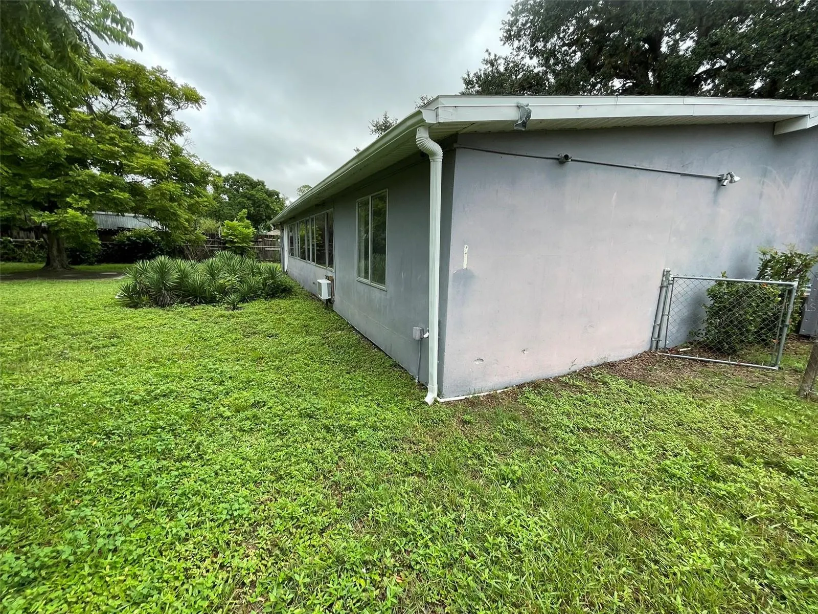 4030 SCHOOL CIR