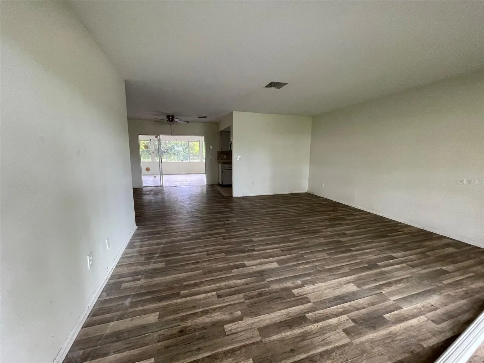 4030 SCHOOL CIR