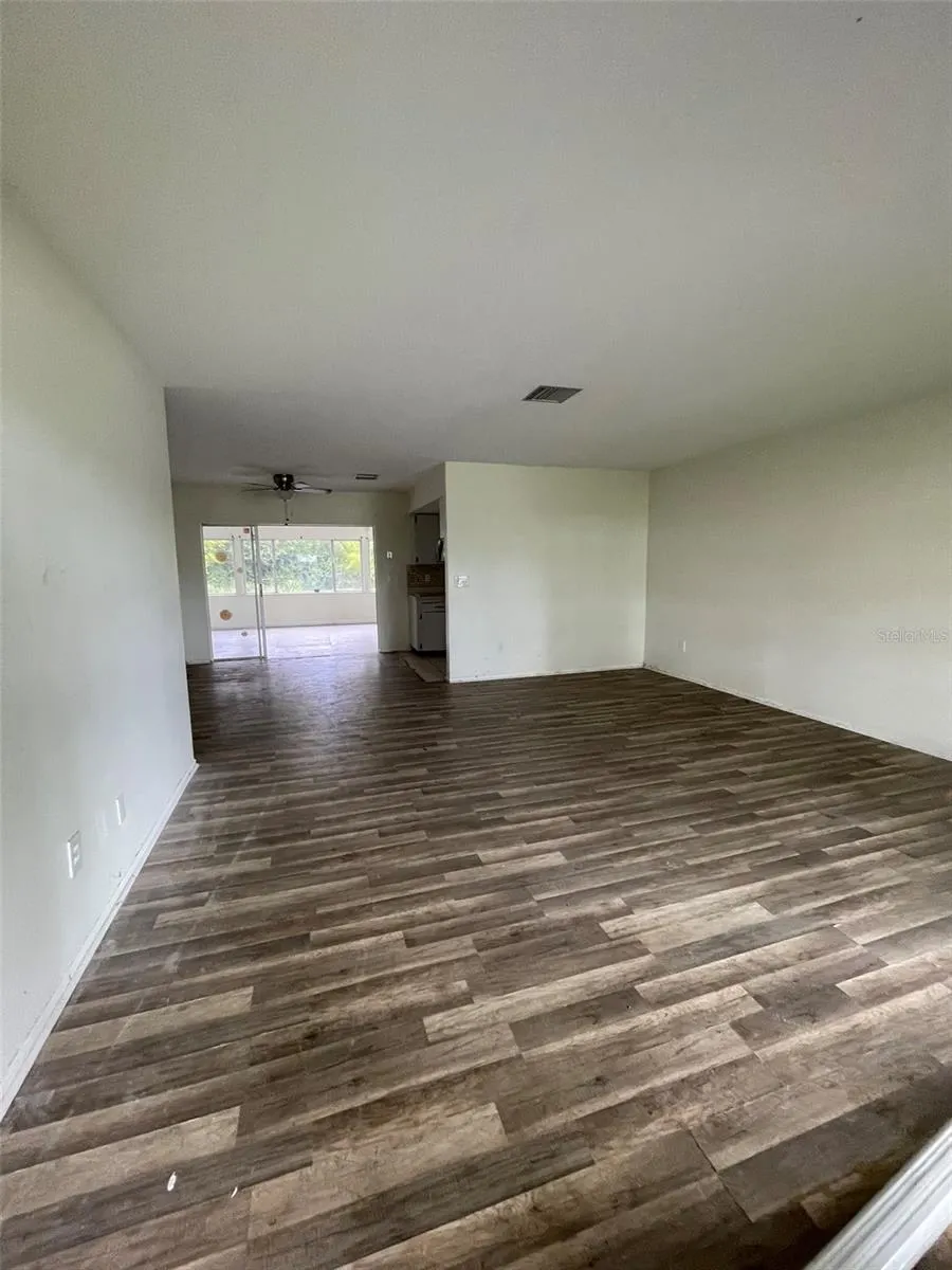 4030 SCHOOL CIR