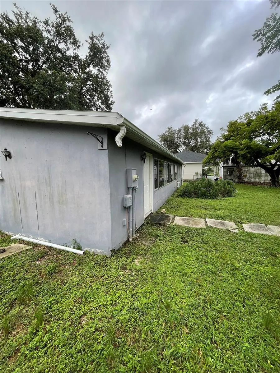 4030 SCHOOL CIR