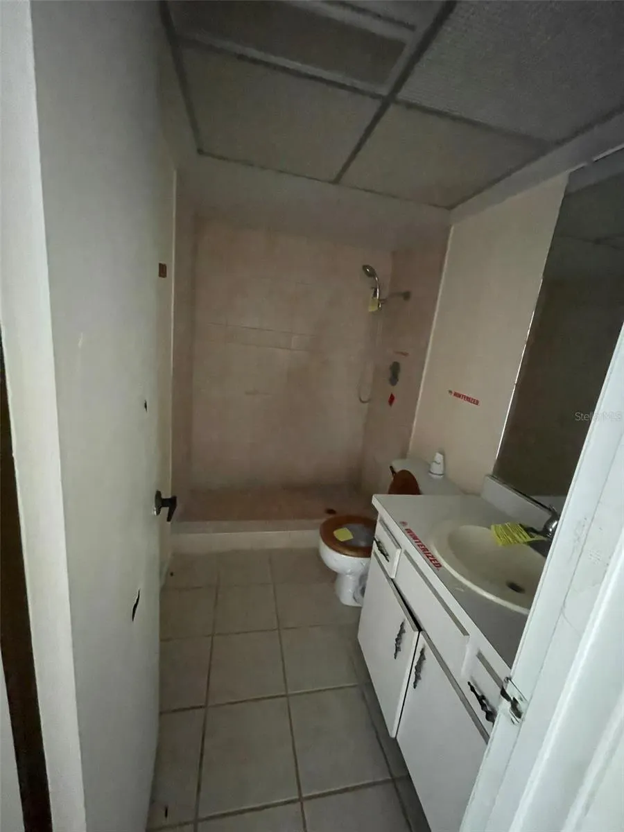 4030 SCHOOL CIR
