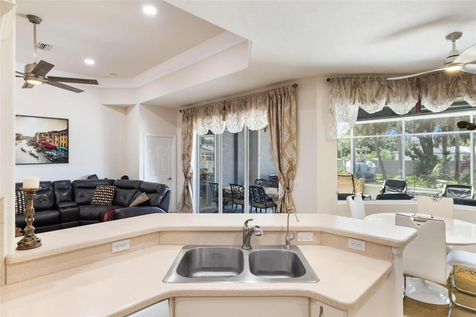 2720 CARMINE RD