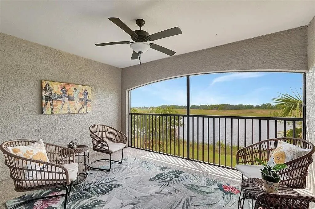 5577 PALMER CIR #206, #206