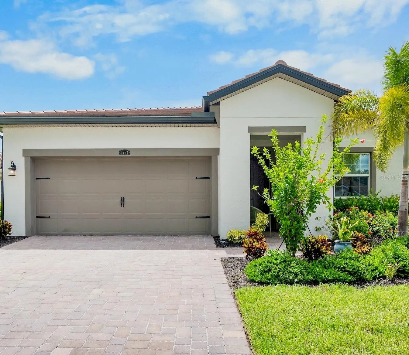 5754 LONG SHORE LOOP
