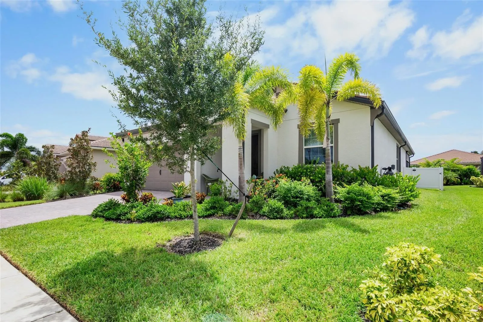 5754 LONG SHORE LOOP