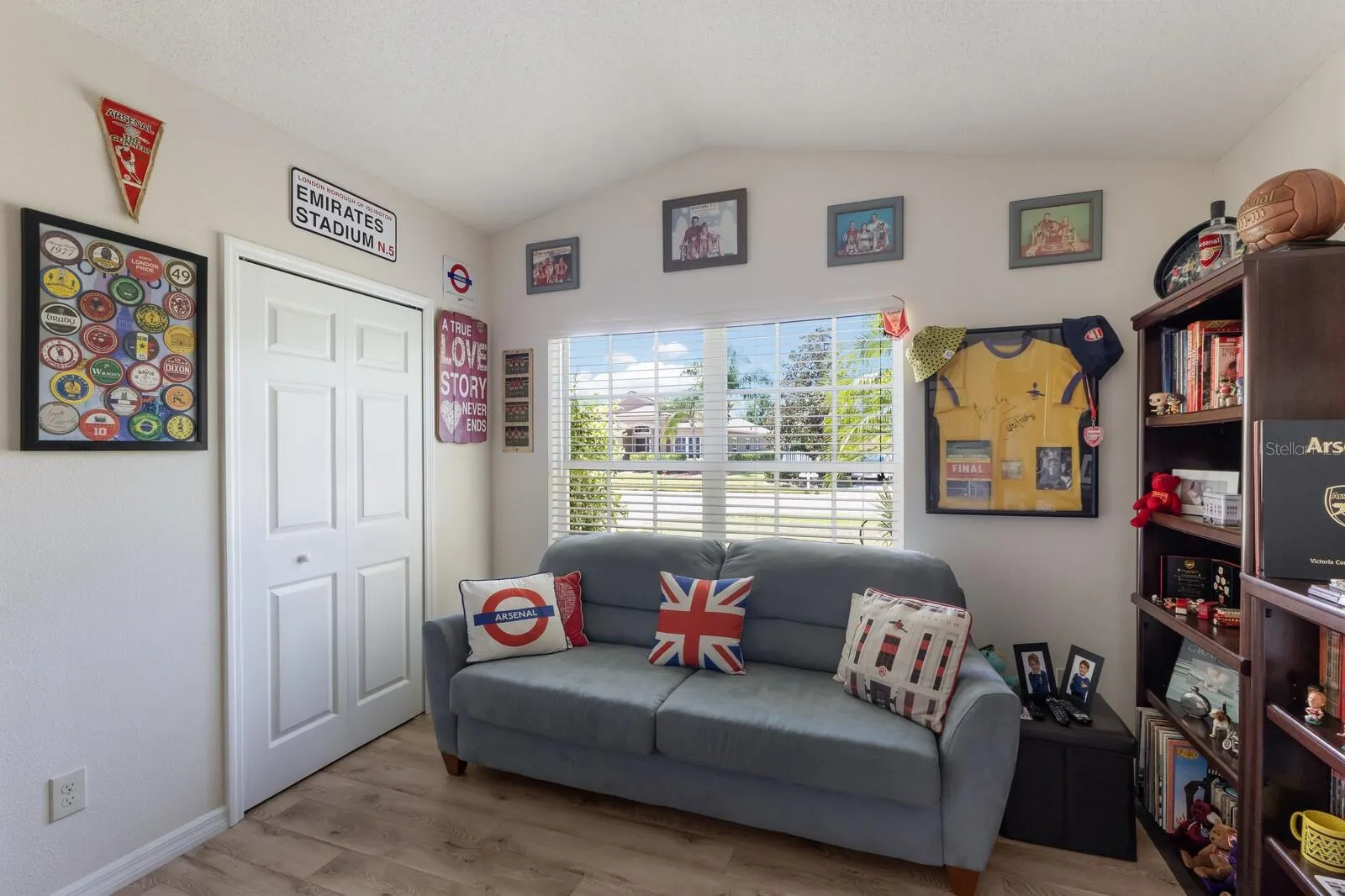 4487 SANIBEL WAY
