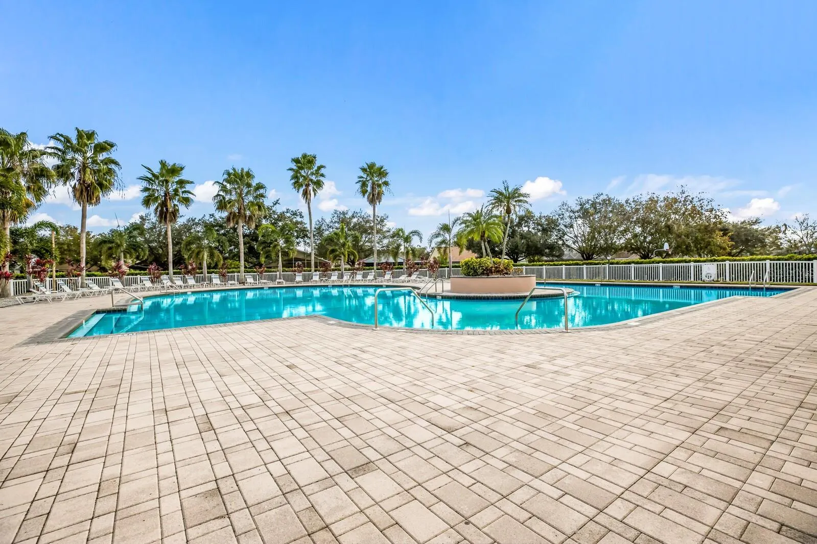 4487 SANIBEL WAY