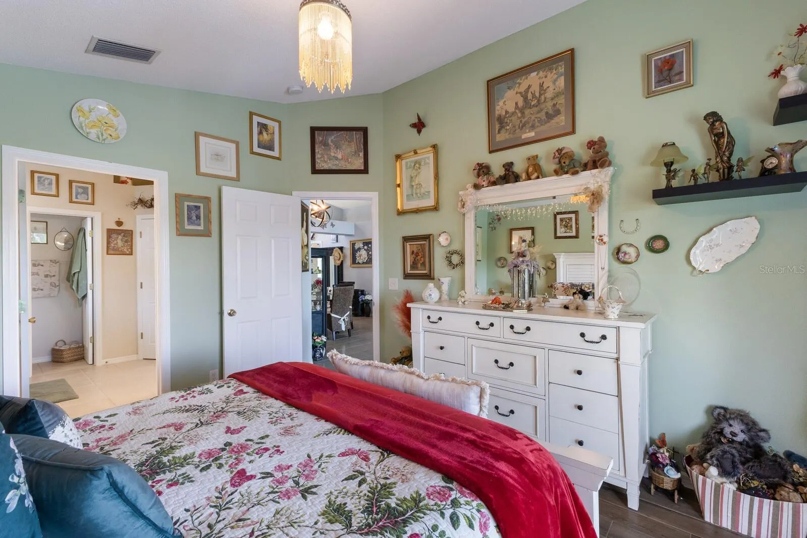 4487 SANIBEL WAY