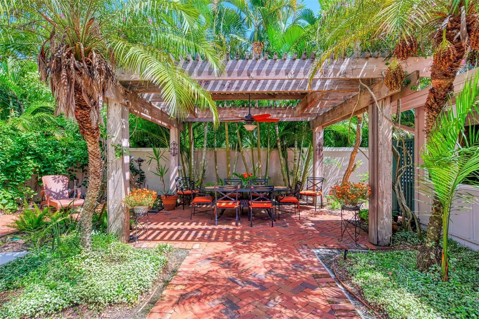 3838 FLORES AVE