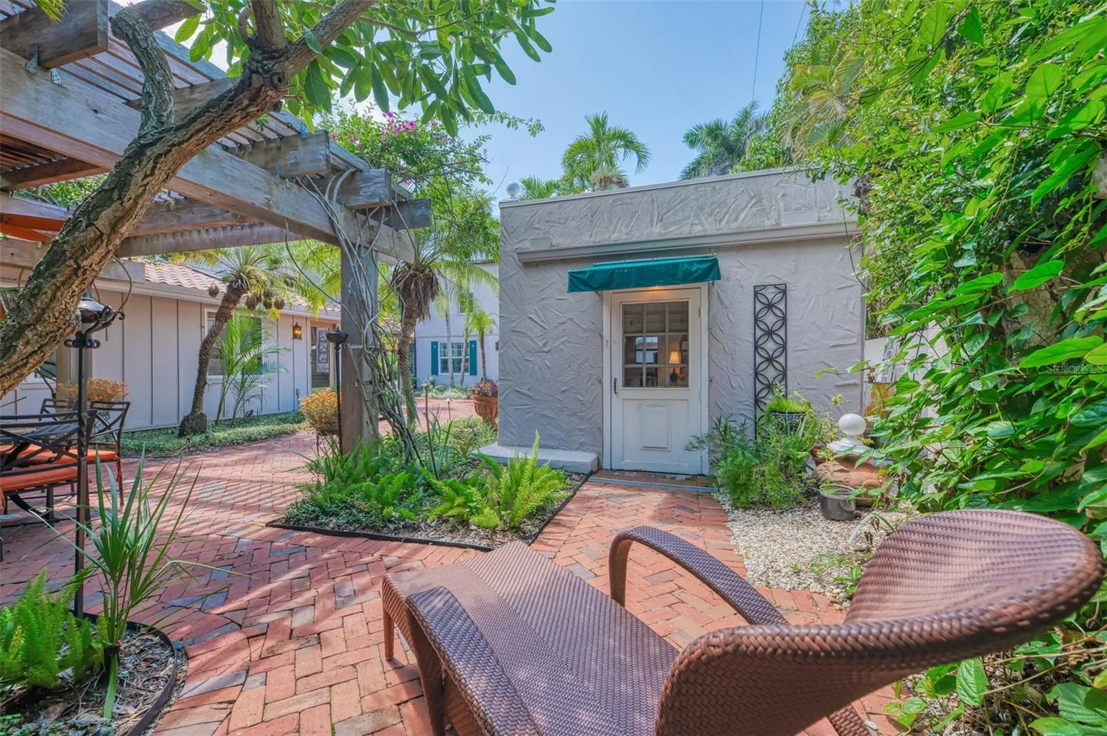 3838 FLORES AVE