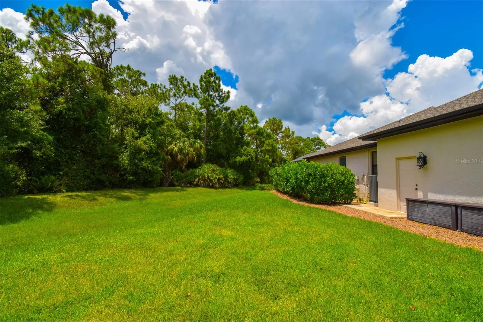 8201 HUNTERS GLEN CIR