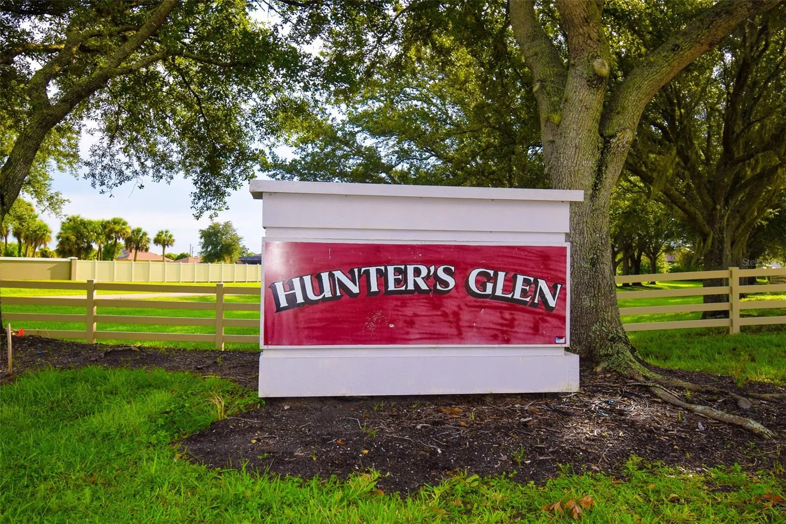 8201 HUNTERS GLEN CIR