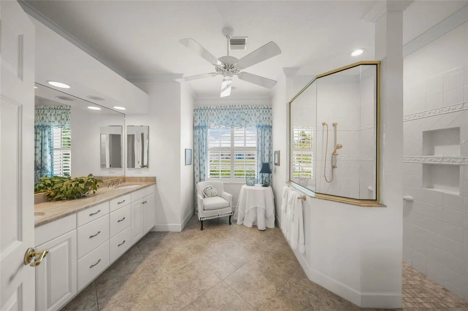 423 SPADARO DR