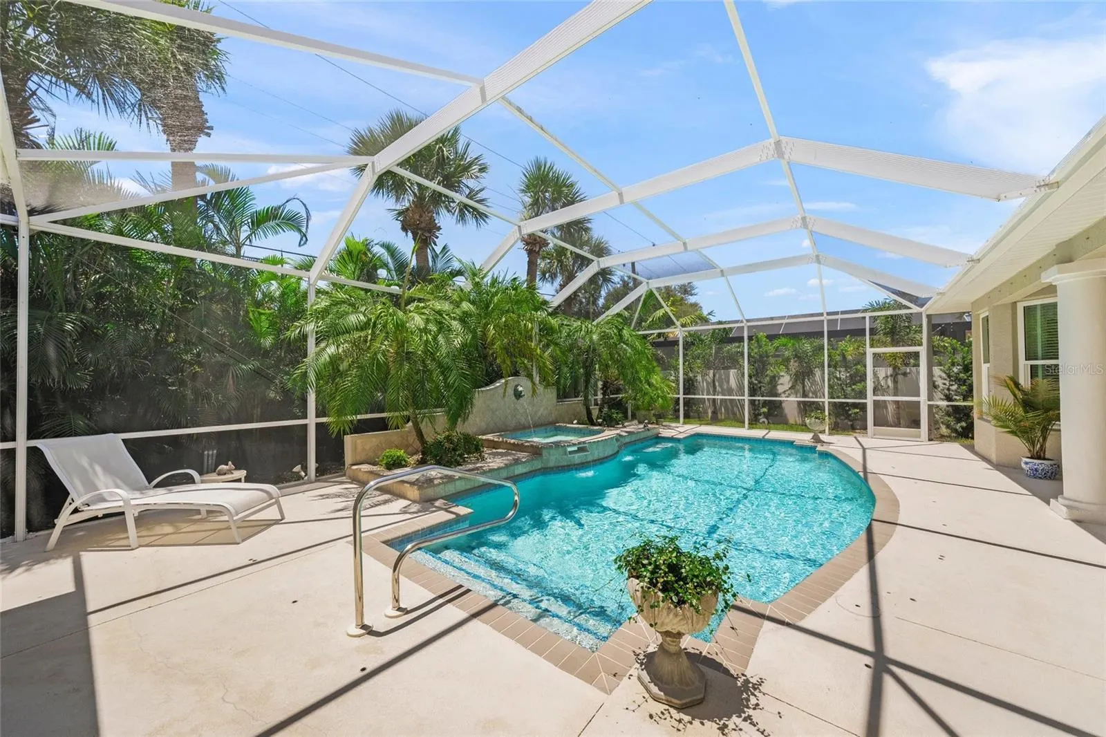 423 SPADARO DR